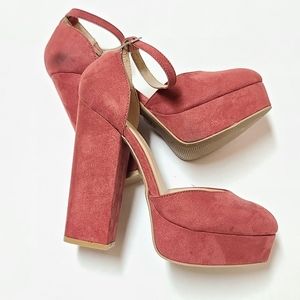 Wild Diva Mary Jane Closed Toe Platform Heels Size 8